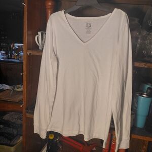 It's Size Large 95% Cotton 5% Spandex Long Sleeve White V-neck Shirt